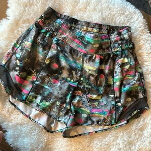 Lululemon Hotty Hot HR Short 4”, Lined, Multicolor, Size 8, Excellent Used Cond